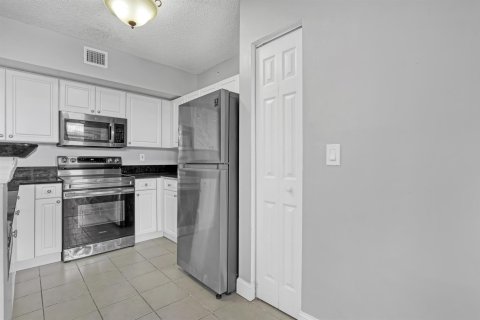 Condo in West Palm Beach, Florida, 2 bedrooms  № 2084152 - photo 23