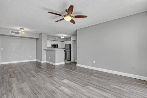 Condo in West Palm Beach, Florida, 2 bedrooms  № 2084152 - photo 20