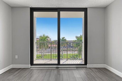 Condo in West Palm Beach, Florida, 2 bedrooms  № 2084152 - photo 19