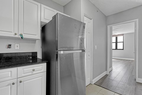 Condo in West Palm Beach, Florida, 2 bedrooms  № 2084152 - photo 24
