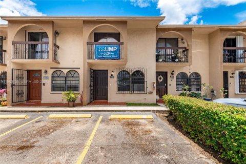 Таунхаус в Хайалиа, Флорида 2 спальни, 100.33м2 № 2024270