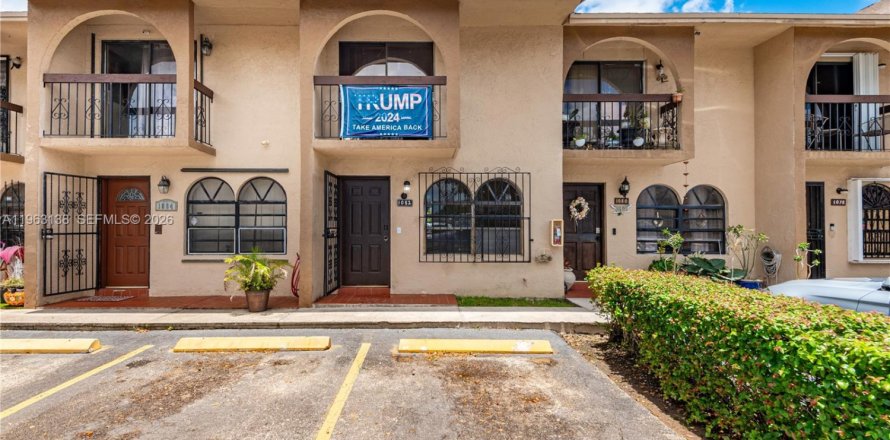 Таунхаус в Хайалиа, Флорида 2 спальни, 100.33м2 № 2024270