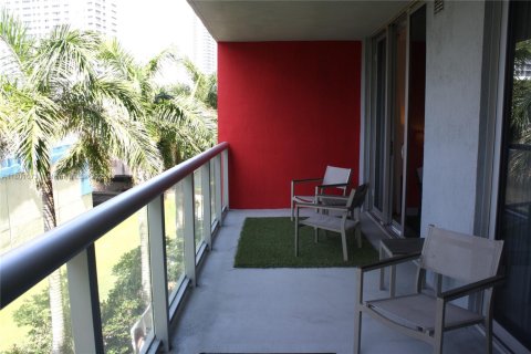 Copropriété à vendre à Hallandale Beach, Floride: 2 chambres, 96.34 m2 № 1715436 - photo 4