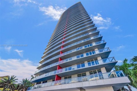 Copropriété à vendre à Hallandale Beach, Floride: 2 chambres, 96.34 m2 № 1715436 - photo 28