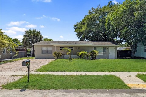 Casa en North Lauderdale, Florida 3 dormitorios, 115.94 m2 № 2398127