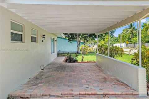 House in North Lauderdale, Florida 3 bedrooms, 115.94 sq.m. № 2398127 - photo 27