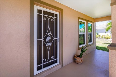 Villa ou maison à vendre à Punta Gorda, Floride: 4 chambres, 206.24 m2 № 2226523 - photo 3