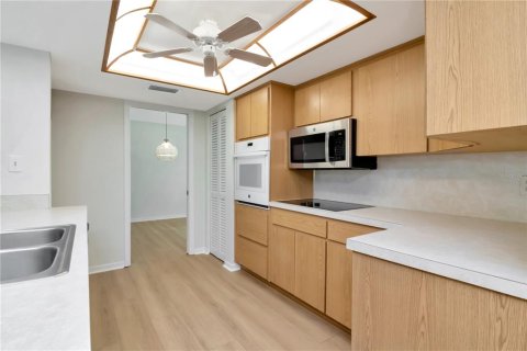 House in Seminole, Florida 5 bedrooms, 276.29 sq.m. № 1879184 - photo 6