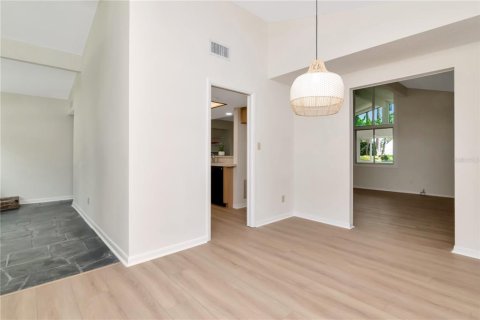 House in Seminole, Florida 5 bedrooms, 276.29 sq.m. № 1879184 - photo 10