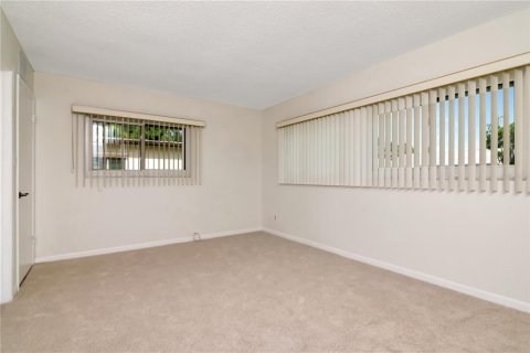 House in Seminole, Florida 5 bedrooms, 276.29 sq.m. № 1879184 - photo 23