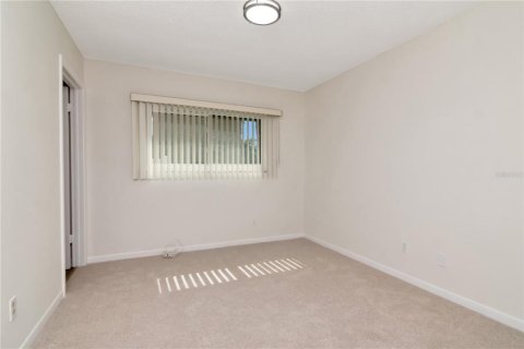 House in Seminole, Florida 5 bedrooms, 276.29 sq.m. № 1879184 - photo 22