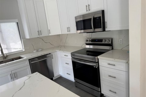 Villa ou maison à vendre à Miami Shores, Floride: 3 chambres, 161.93 m2 № 1949349 - photo 10