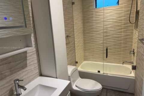 Villa ou maison à vendre à Miami Shores, Floride: 3 chambres, 161.93 m2 № 1949349 - photo 15