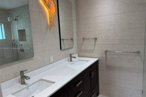 Villa ou maison à vendre à Miami Shores, Floride: 3 chambres, 161.93 m2 № 1949349 - photo 25