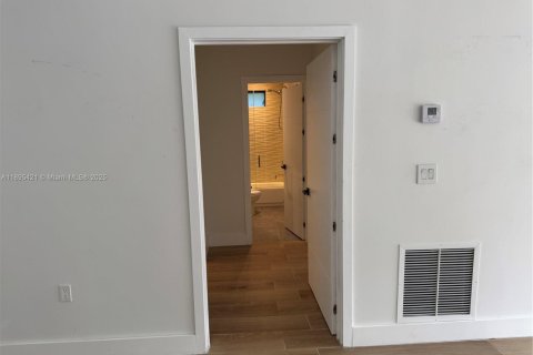 Villa ou maison à vendre à Miami Shores, Floride: 3 chambres, 161.93 m2 № 1949349 - photo 11