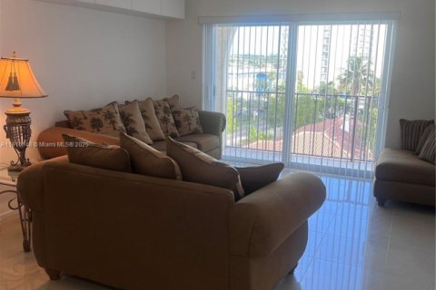 Copropriété à louer à Pompano Beach, Floride: 1 chambre, 68.75 m2 № 1966399 - photo 10