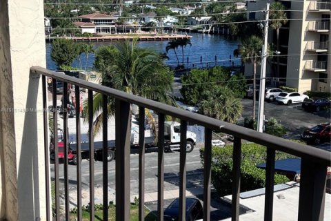 Copropriété à louer à Pompano Beach, Floride: 1 chambre, 68.75 m2 № 1966399 - photo 4