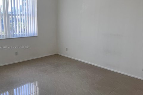 Copropriété à louer à Pompano Beach, Floride: 1 chambre, 68.75 m2 № 1966399 - photo 17