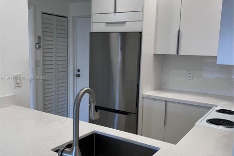 Copropriété à louer à Pompano Beach, Floride: 1 chambre, 68.75 m2 № 1966399 - photo 5