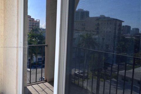 Copropriété à louer à Pompano Beach, Floride: 1 chambre, 68.75 m2 № 1966399 - photo 15