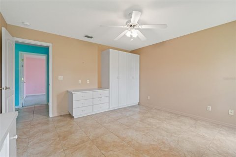 House in New Smyrna Beach, Florida 3 bedrooms, 172.89 sq.m. № 1776573 - photo 23