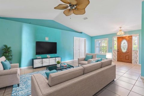 House in New Smyrna Beach, Florida 3 bedrooms, 172.89 sq.m. № 1776573 - photo 3