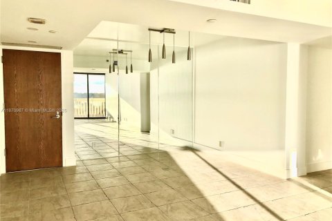 Condominio en alquiler en Aventura, Florida, 2 dormitorios, 125.42 m2 № 2012491 - foto 16