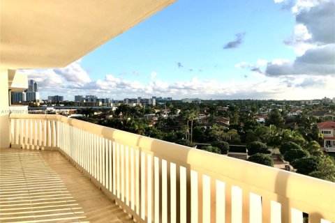 Condominio en alquiler en Aventura, Florida, 2 dormitorios, 125.42 m2 № 2012491 - foto 3