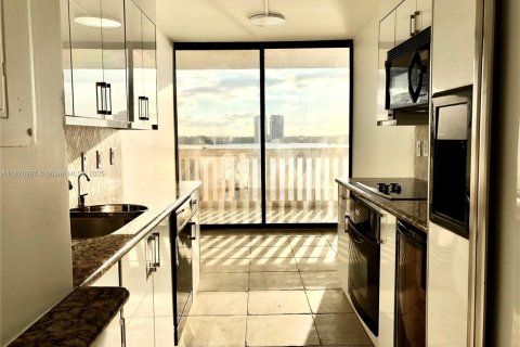 Condominio en alquiler en Aventura, Florida, 2 dormitorios, 125.42 m2 № 2012491 - foto 20