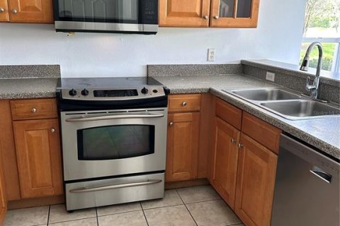 Touwnhouse à vendre à Tampa, Floride: 3 chambres, 135.17 m2 № 2208520 - photo 4
