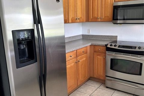 Touwnhouse à vendre à Tampa, Floride: 3 chambres, 135.17 m2 № 2208520 - photo 5