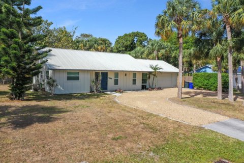 Casa en alquiler en Palm City, Florida, 2 dormitorios, 126.16 m2 № 1154458 - foto 1