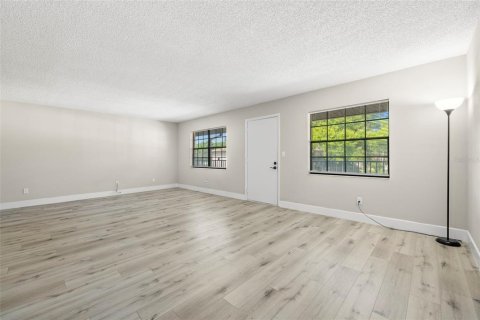 Copropriété à vendre à Largo, Floride: 2 chambres, 103.12 m2 № 1907325 - photo 5