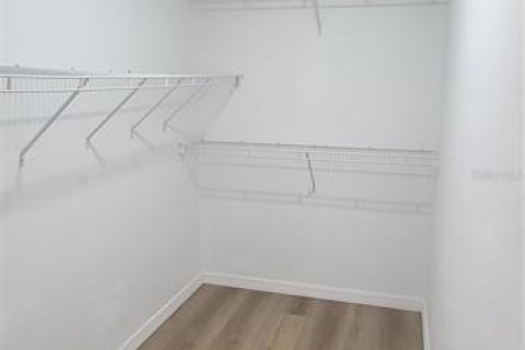 Купить кондоминиум в Порт-Оранж, Флорида 6 комнат, 93.46м2, № 1851491 - фото 21