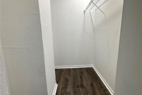 Townhouse in Homestead, Florida 4 bedrooms, 132.2 sq.m. № 1758995 - photo 20