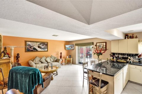 Casa en venta en Miami, Florida, 4 dormitorios, 204.66 m2 № 2036761 - foto 7