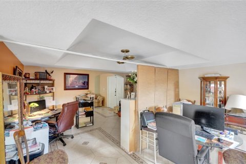 Casa en venta en Miami, Florida, 4 dormitorios, 204.66 m2 № 2036761 - foto 10