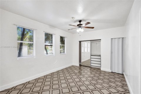 Casa en venta en Miami, Florida, 4 dormitorios, 204.66 m2 № 2036761 - foto 19