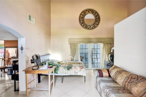 Casa en venta en Miami, Florida, 4 dormitorios, 204.66 m2 № 2036761 - foto 15
