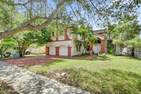 Casa en venta en Miami, Florida, 4 dormitorios, 204.66 m2 № 2036761 - foto 3