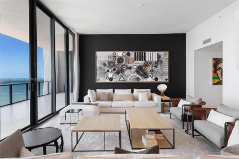 Copropriété à louer à Miami, Floride: 4 chambres, 452.99 m2 № 1962691 - photo 14