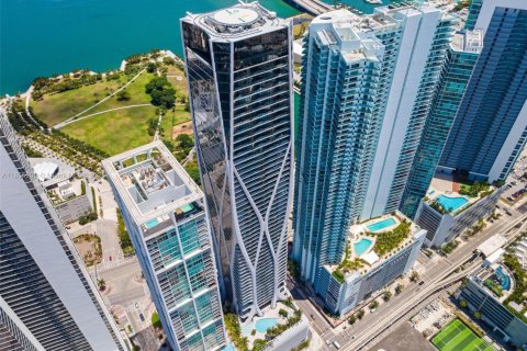 Copropriété à louer à Miami, Floride: 4 chambres, 452.99 m2 № 1962691 - photo 11