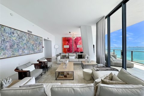 Copropriété à louer à Miami, Floride: 4 chambres, 452.99 m2 № 1962691 - photo 17