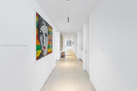 Copropriété à louer à Miami, Floride: 4 chambres, 452.99 m2 № 1962691 - photo 25