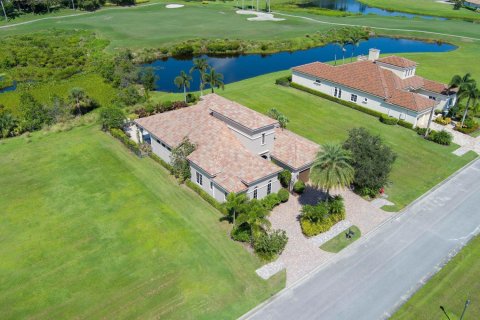 Casa en Port St. Lucie, Florida 3 dormitorios, 289.67 m2 № 2272131