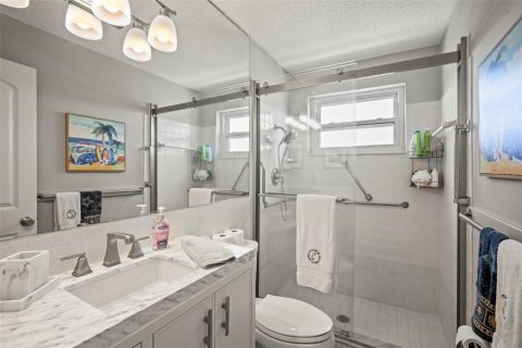Condo in Gulfport, Florida, 2 bedrooms  № 1734821 - photo 20