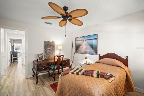 Condo in Gulfport, Florida, 2 bedrooms  № 1734821 - photo 21