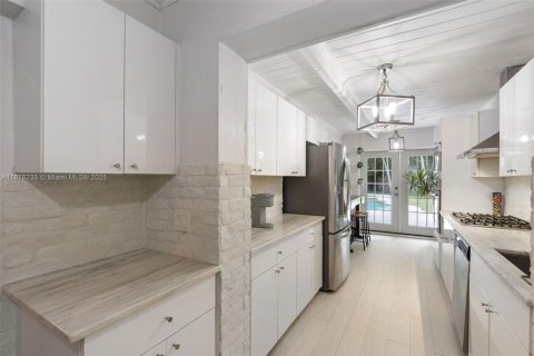 Villa ou maison à vendre à South Miami, Floride: 3 chambres, 176.14 m2 № 1921894 - photo 22