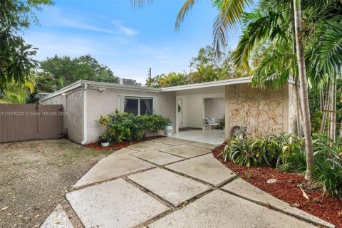 Villa ou maison à vendre à South Miami, Floride: 3 chambres, 176.14 m2 № 1921894 - photo 8