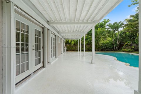 Villa ou maison à vendre à South Miami, Floride: 3 chambres, 176.14 m2 № 1921894 - photo 14